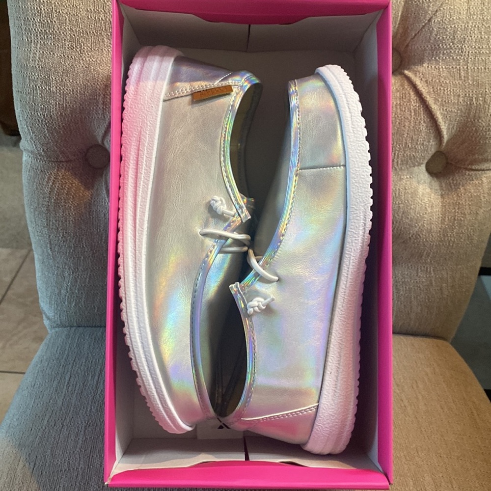 Corkys NWT Kayak Silver Iridescent Ladies Slip  On Shoes - Size 8